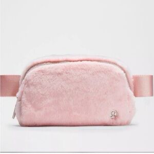 Lululemon Everywhere Belt Bag Plush Fleece
